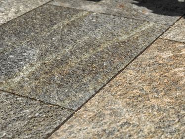 Terrasplaat gneis Luserna close-up