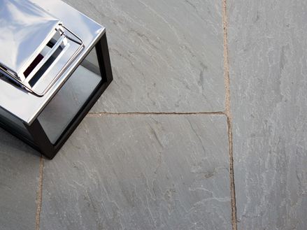 Lantaarn op zandsteenplaten Kandla Grey