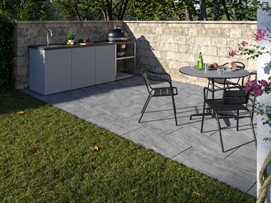 Terras met steeneffectplaten Monro Dark 3cm met buitenkeuken