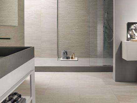 Badkamer met Mountain Beige keramische tegels