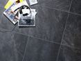 Platen op keramische terrastegels in leisteenlook