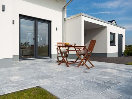Terras met natuurstenen platen Afyon Grijs marmer