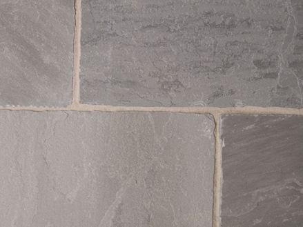 Close-up van grijze zandsteenplaten Kandla Grey