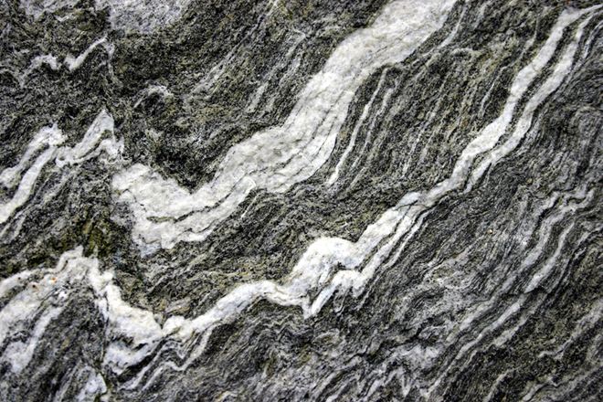 Gneis met fascinerende kleurovergangen in close-up