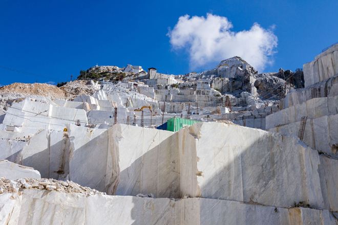 Marmergroeve Carrara fotolia Giuliano Del Moretto